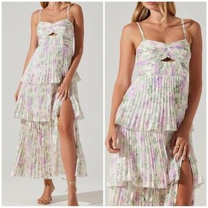 NWT Astr Front Cutout Tiered Dress